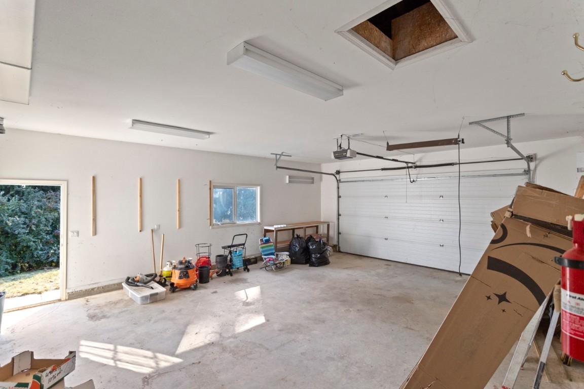 2619 3 Highway, Erickson, BC - Indoor Photo Showing Garage
