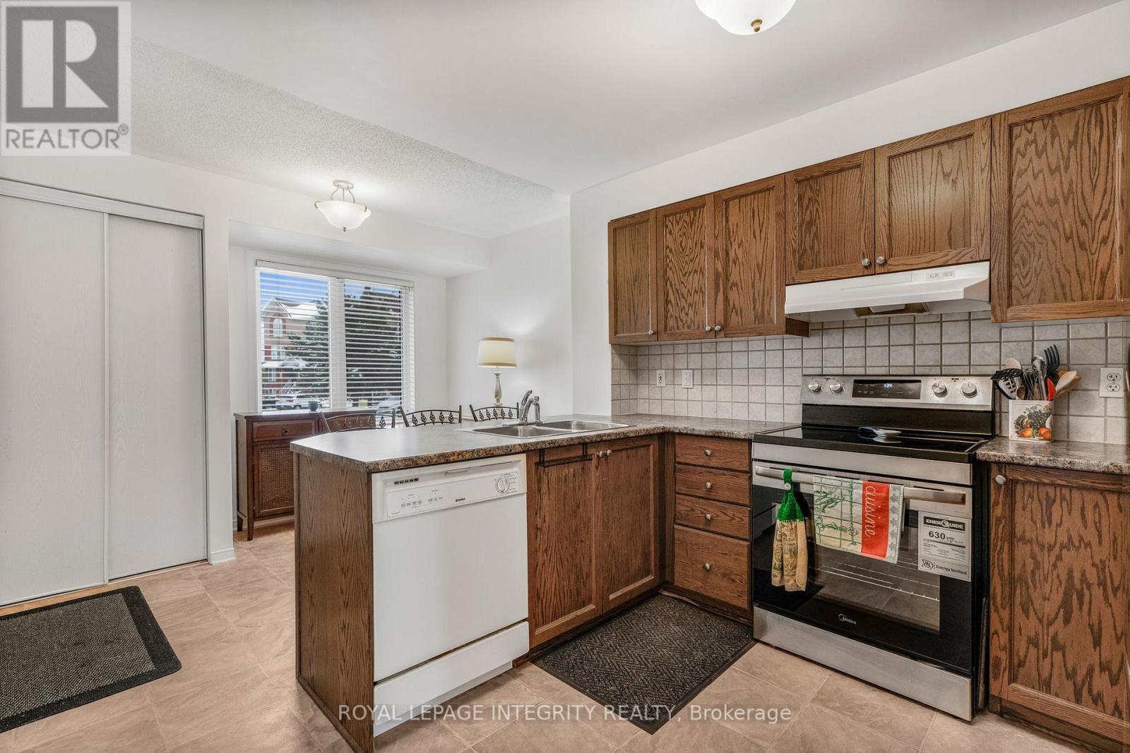 2328 Bois Vert Place, Ottawa, ON - Indoor Photo Showing Kitchen With Double Sink