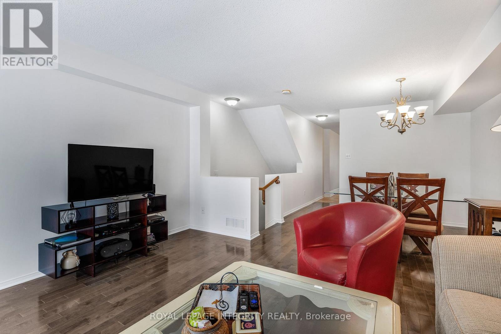 2328 Bois Vert Place, Ottawa, ON - Indoor Photo Showing Living Room