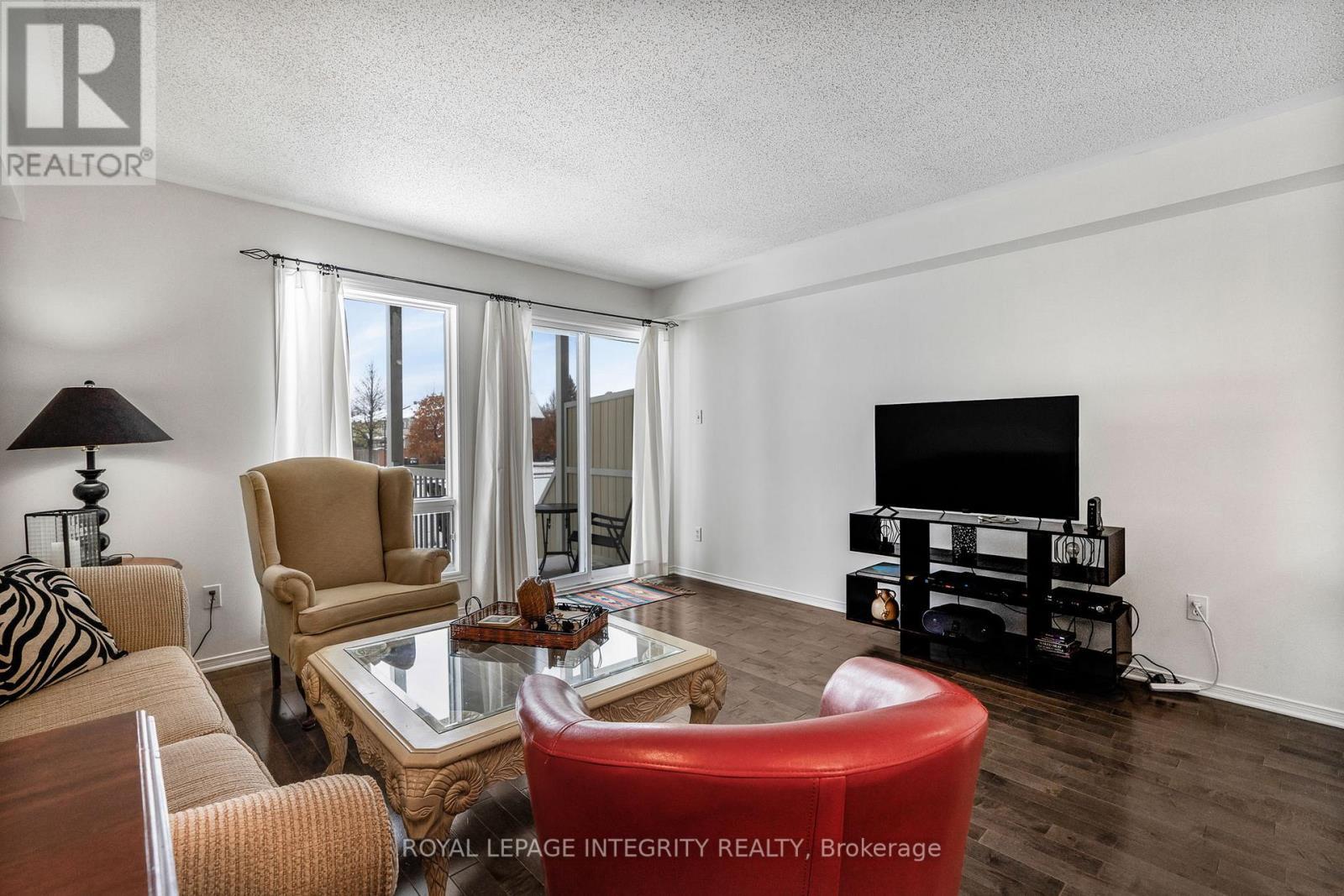 2328 Bois Vert Place, Ottawa, ON - Indoor Photo Showing Living Room