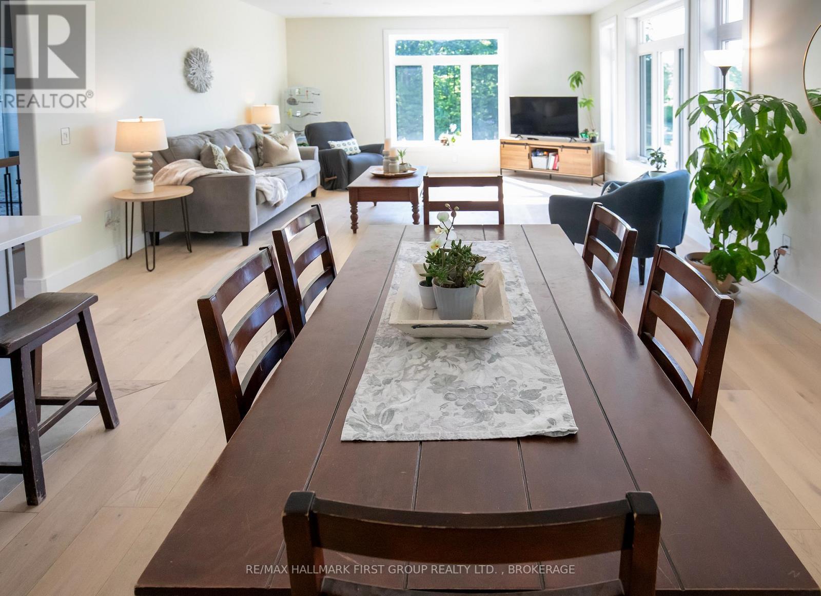 1054 Cranberry Cove Lane, Frontenac (Frontenac South), ON - Indoor Photo Showing Dining Room