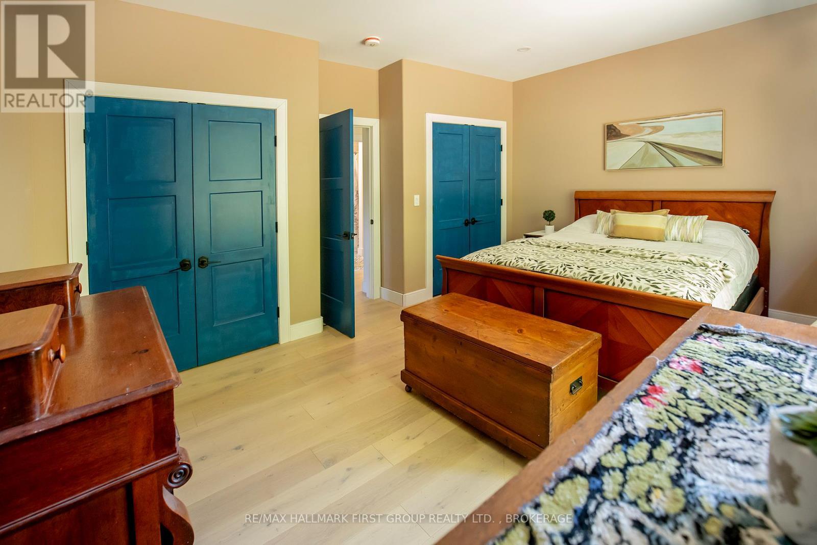 1054 Cranberry Cove Lane, Frontenac (Frontenac South), ON - Indoor Photo Showing Bedroom
