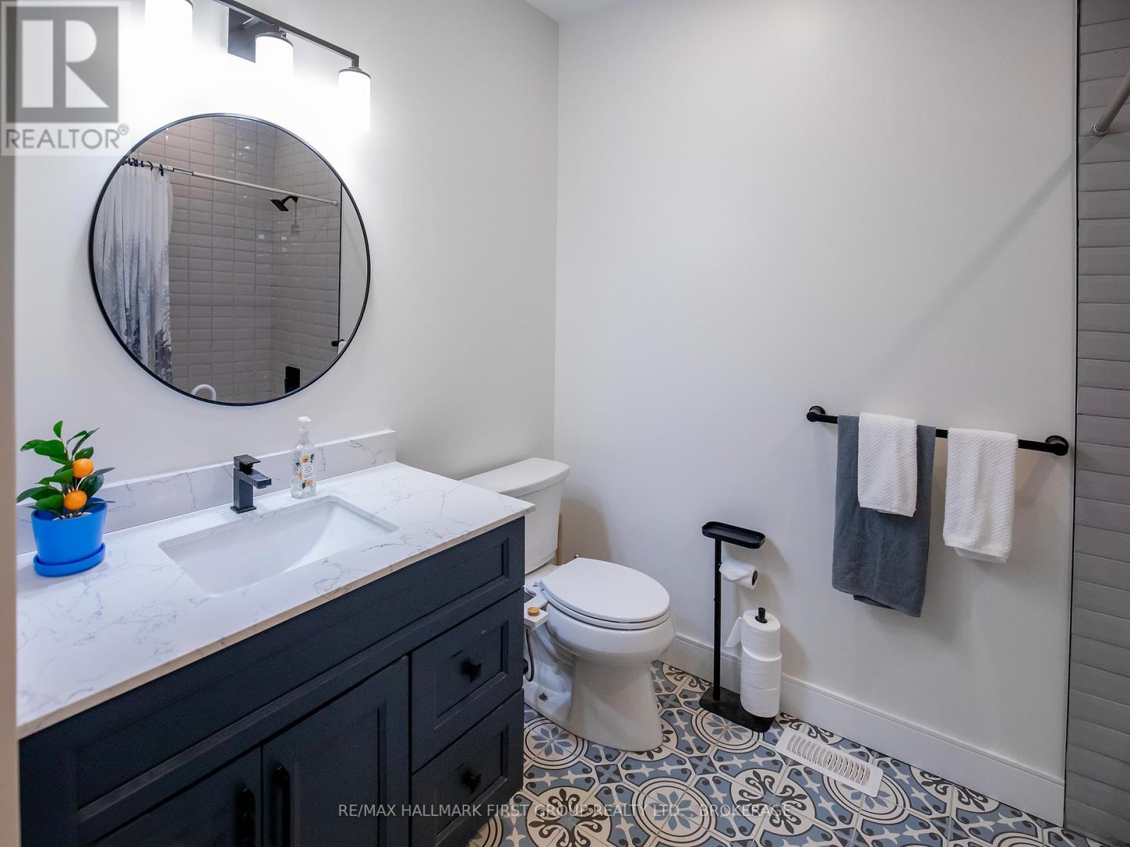 1054 Cranberry Cove Lane, Frontenac (Frontenac South), ON - Indoor Photo Showing Bathroom
