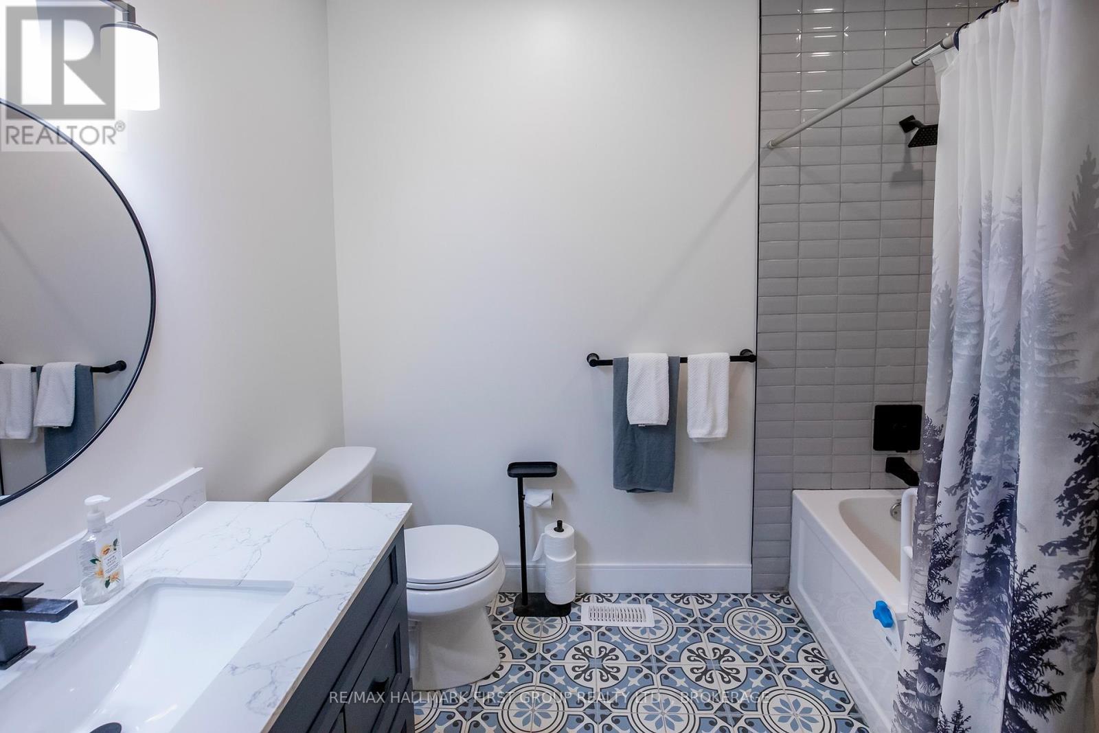 1054 Cranberry Cove Lane, Frontenac (Frontenac South), ON - Indoor Photo Showing Bathroom