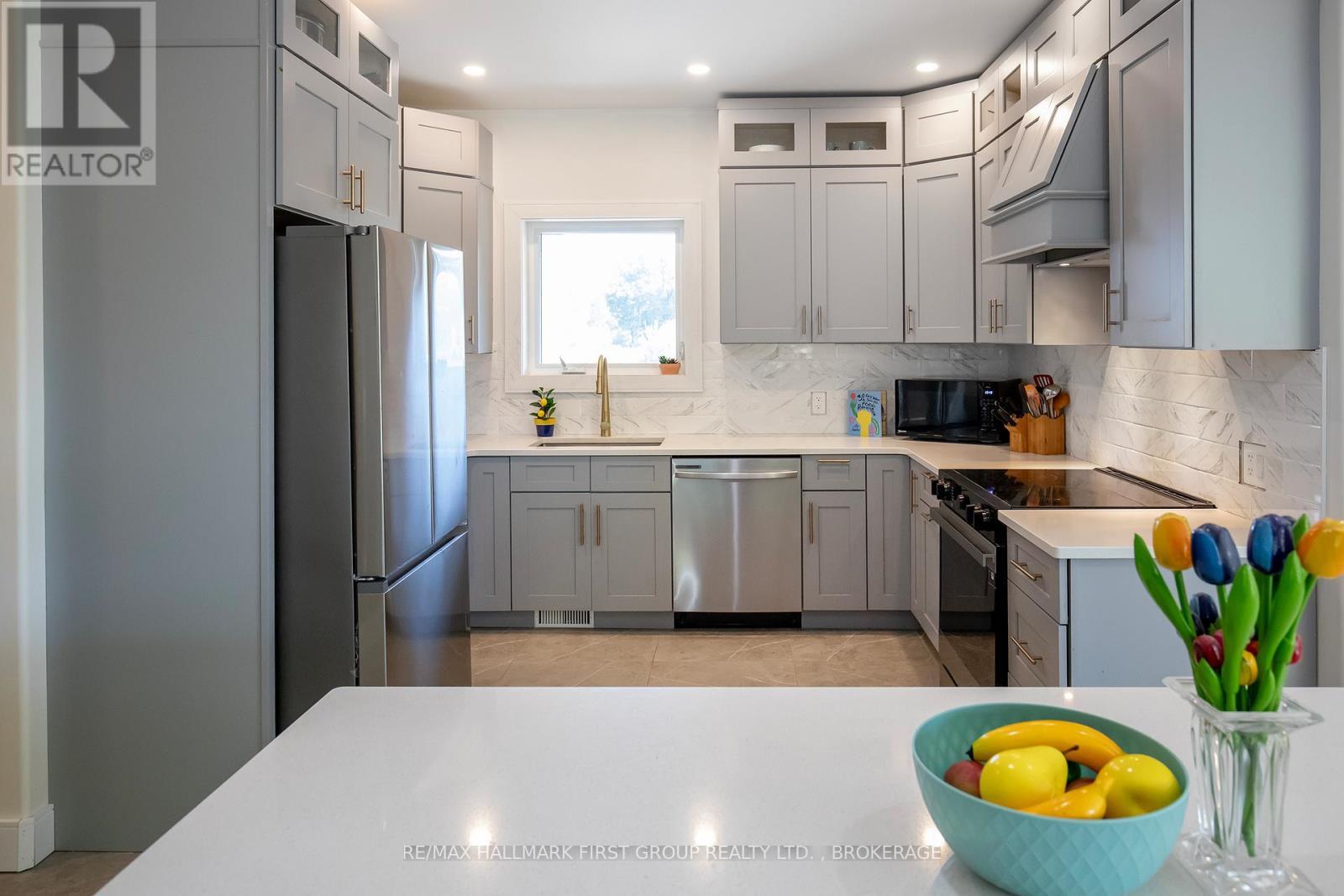 1054 Cranberry Cove Lane, Frontenac (Frontenac South), ON - Indoor Photo Showing Kitchen With Upgraded Kitchen