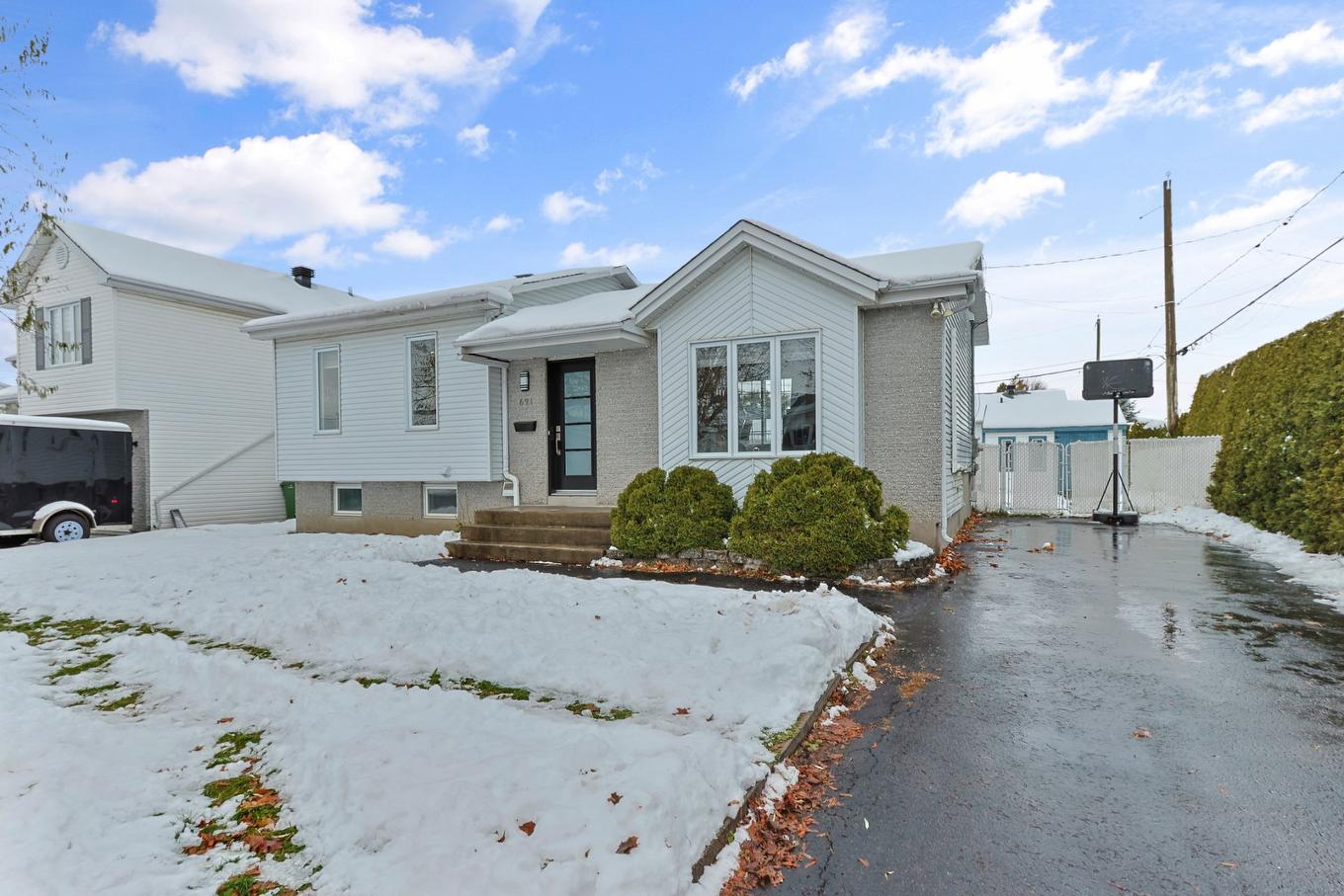 Frontage - 691 Rue De Lorraine, Mercier, QC - Outdoor