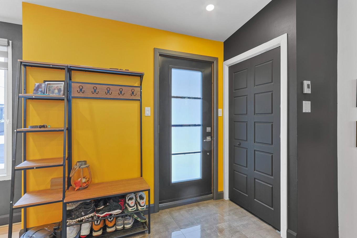 Hall - 691 Rue De Lorraine, Mercier, QC - Indoor Photo Showing Other Room