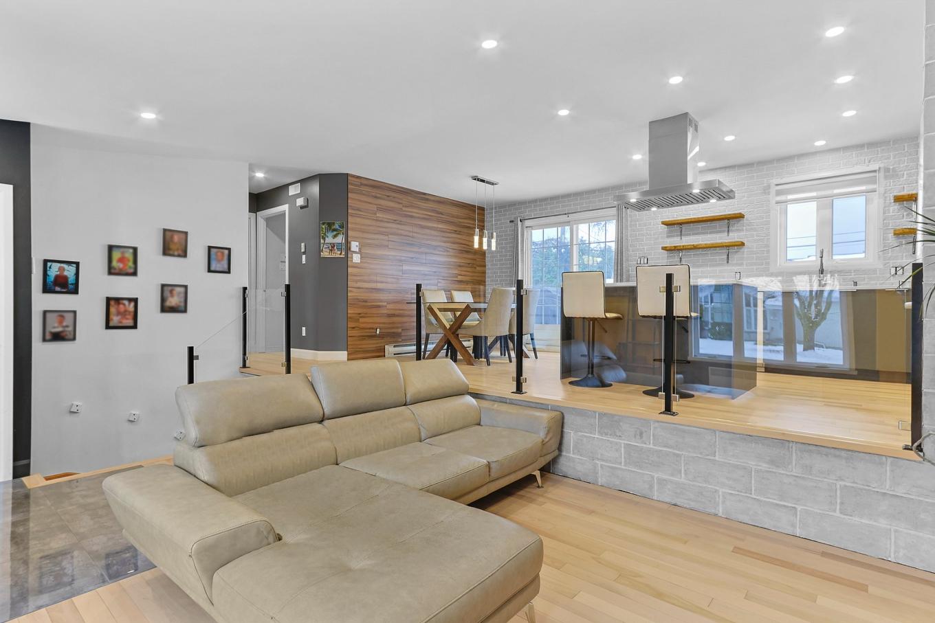 Living room - 691 Rue De Lorraine, Mercier, QC - Indoor Photo Showing Living Room