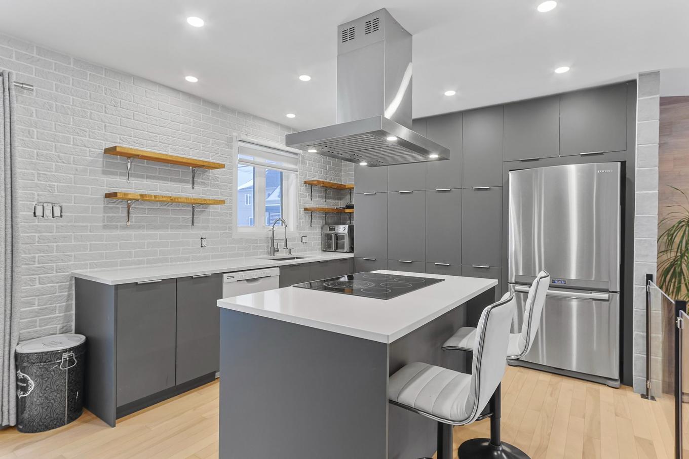 Kitchen - 691 Rue De Lorraine, Mercier, QC - Indoor Photo Showing Kitchen With Upgraded Kitchen