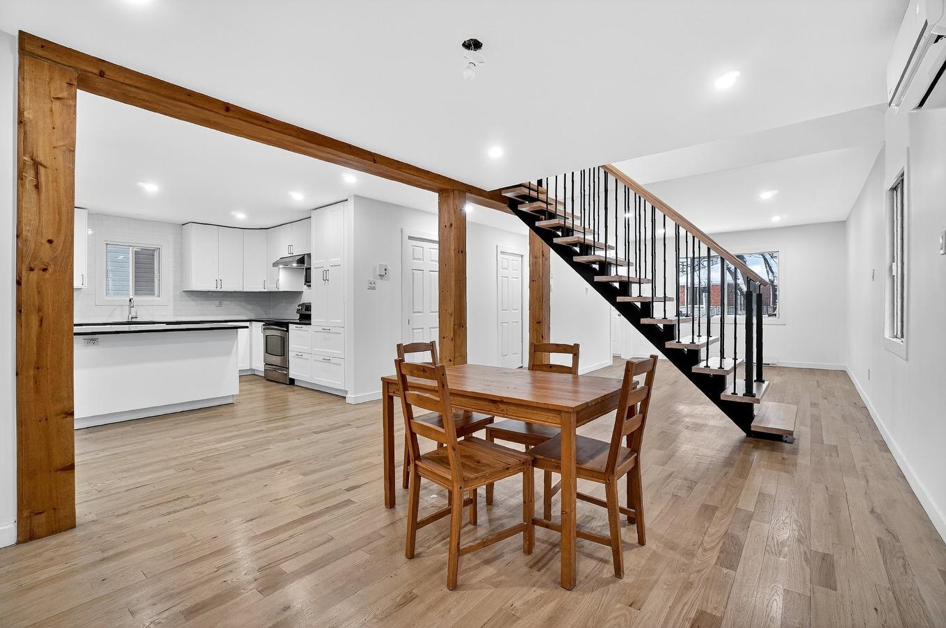 Overall view - 4 Rue Labonté, Sainte-Thérèse, QC - Indoor