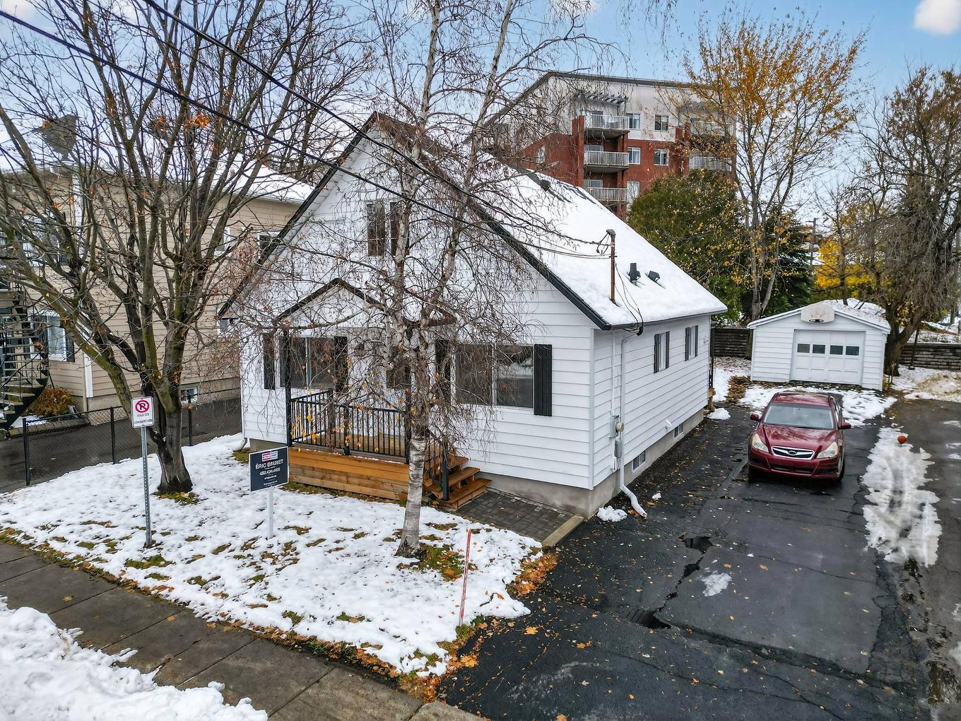 Frontage - 4 Rue Labonté, Sainte-Thérèse, QC - Outdoor