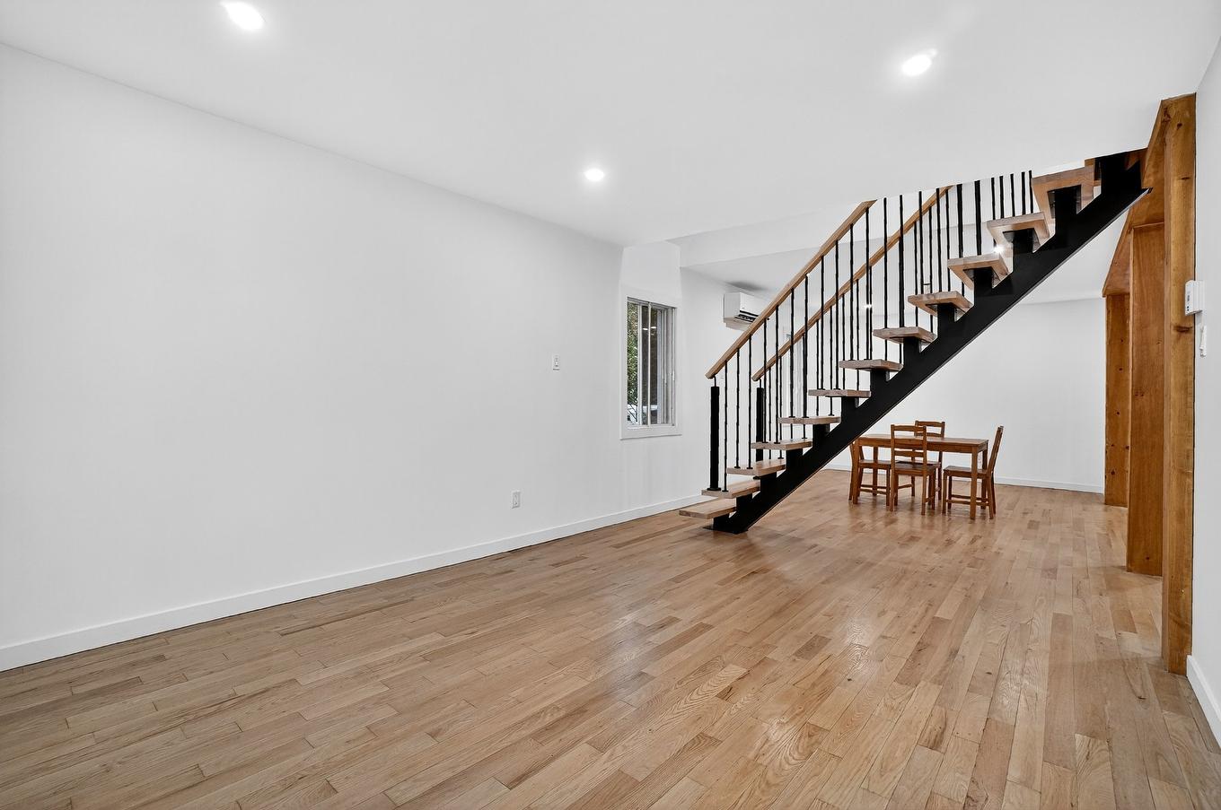 Overall view - 4 Rue Labonté, Sainte-Thérèse, QC - Indoor Photo Showing Other Room