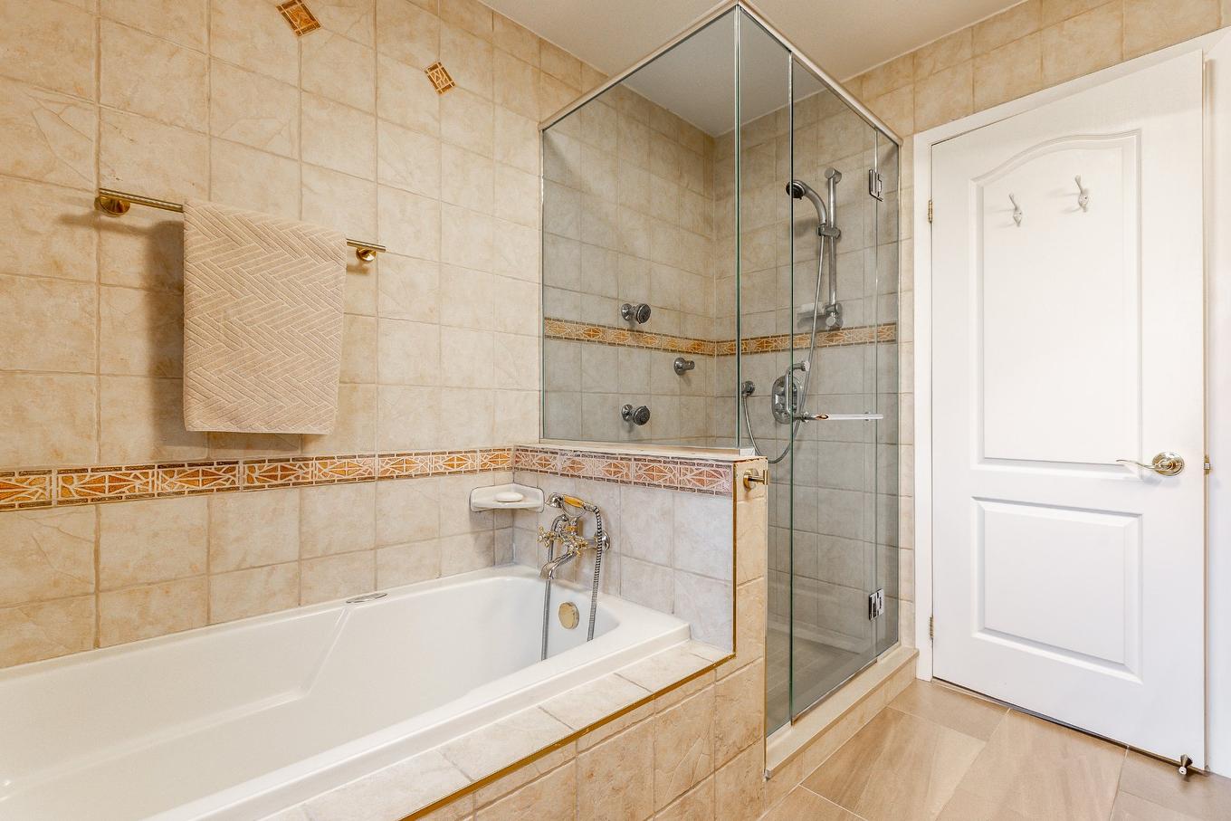 Salle de bains - 43 Av. Bayview, Pointe-Claire, QC - Indoor Photo Showing Bathroom