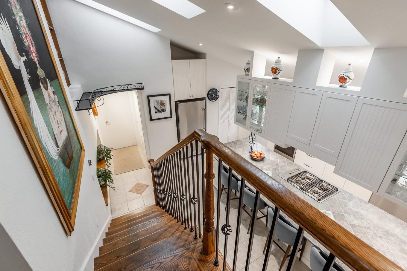 Escalier - 43 Av. Bayview, Pointe-Claire, QC - Indoor Photo Showing Other Room