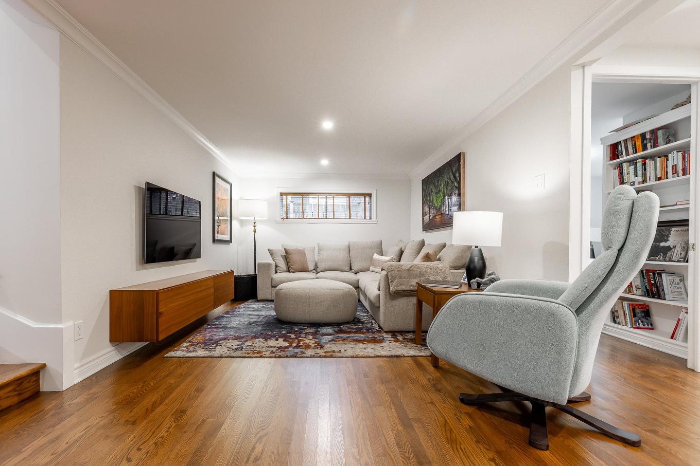 Salle familiale - 43 Av. Bayview, Pointe-Claire, QC - Indoor Photo Showing Living Room
