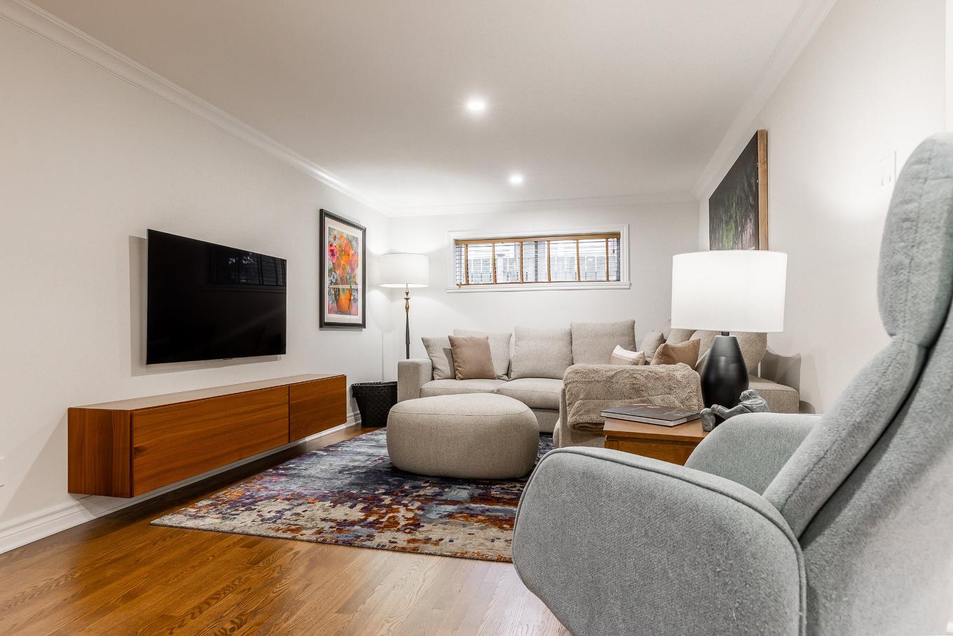 Salle familiale - 43 Av. Bayview, Pointe-Claire, QC - Indoor Photo Showing Living Room