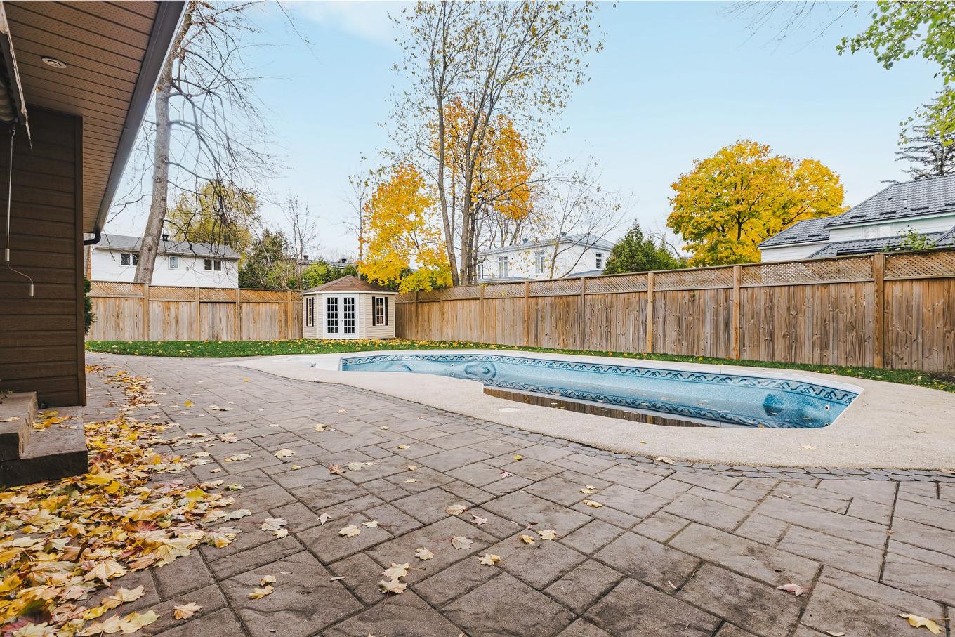 Cour - 43 Av. Bayview, Pointe-Claire, QC - Outdoor With In Ground Pool