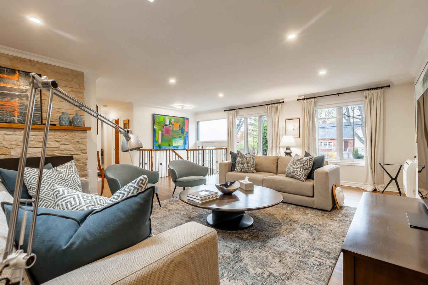 Salon - 43 Av. Bayview, Pointe-Claire, QC - Indoor Photo Showing Living Room