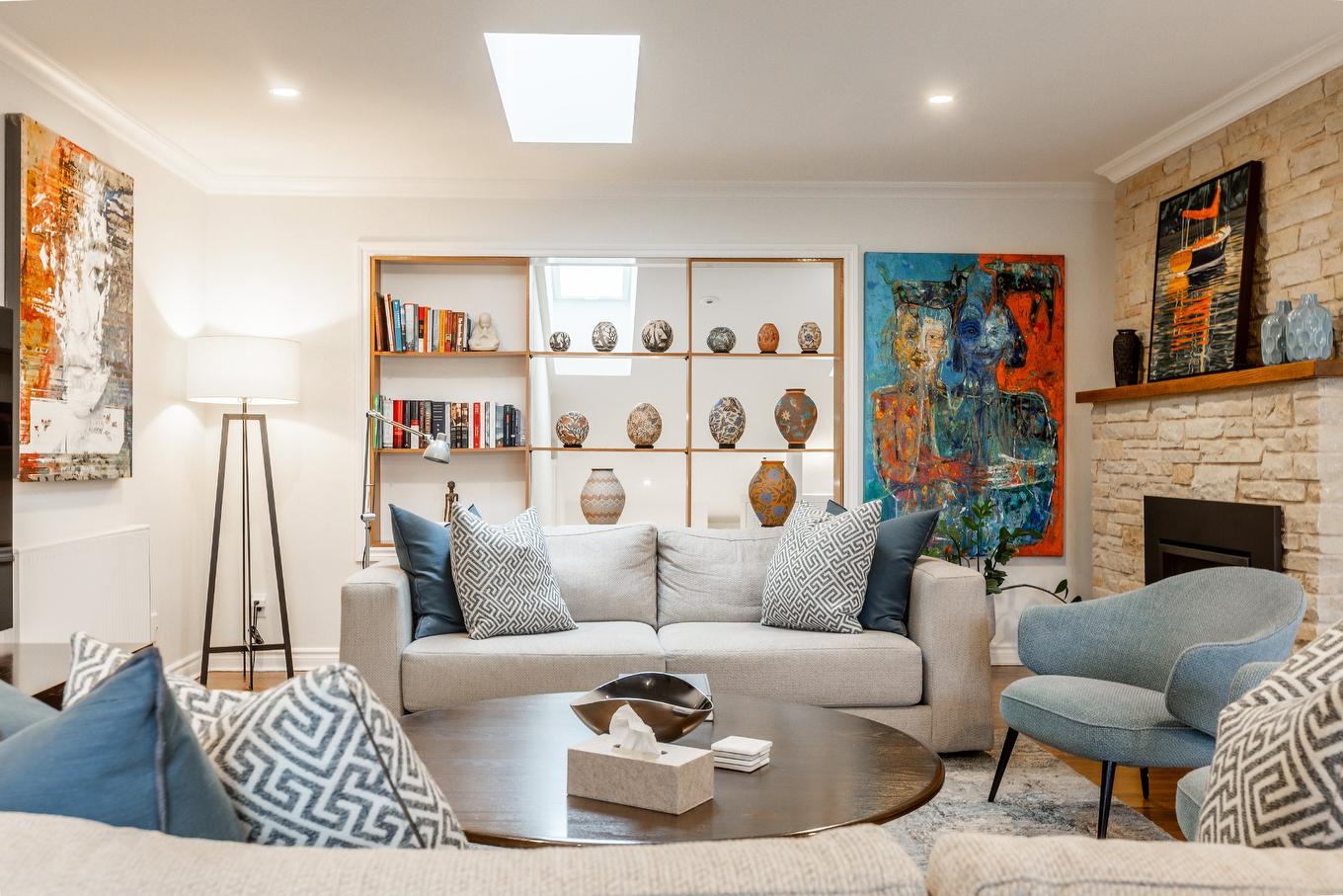 Salon - 43 Av. Bayview, Pointe-Claire, QC - Indoor Photo Showing Living Room With Fireplace