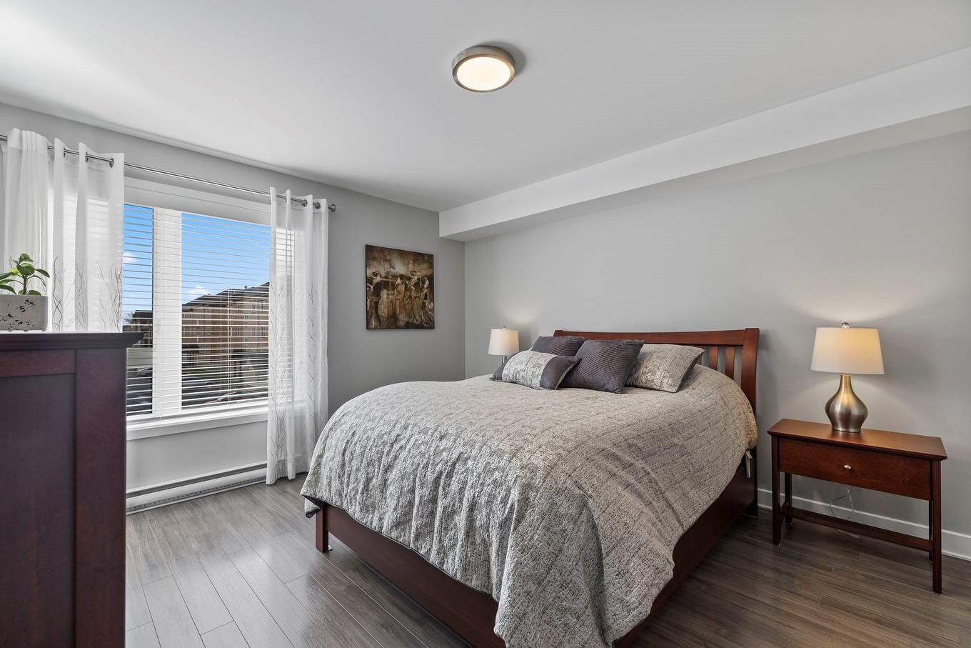 Chambre à coucher principale - 201-3113 Boul. De La Gare, Vaudreuil-Dorion, QC - Indoor Photo Showing Bedroom