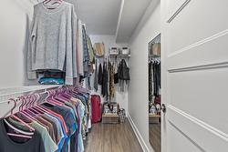 Walk-in closet -