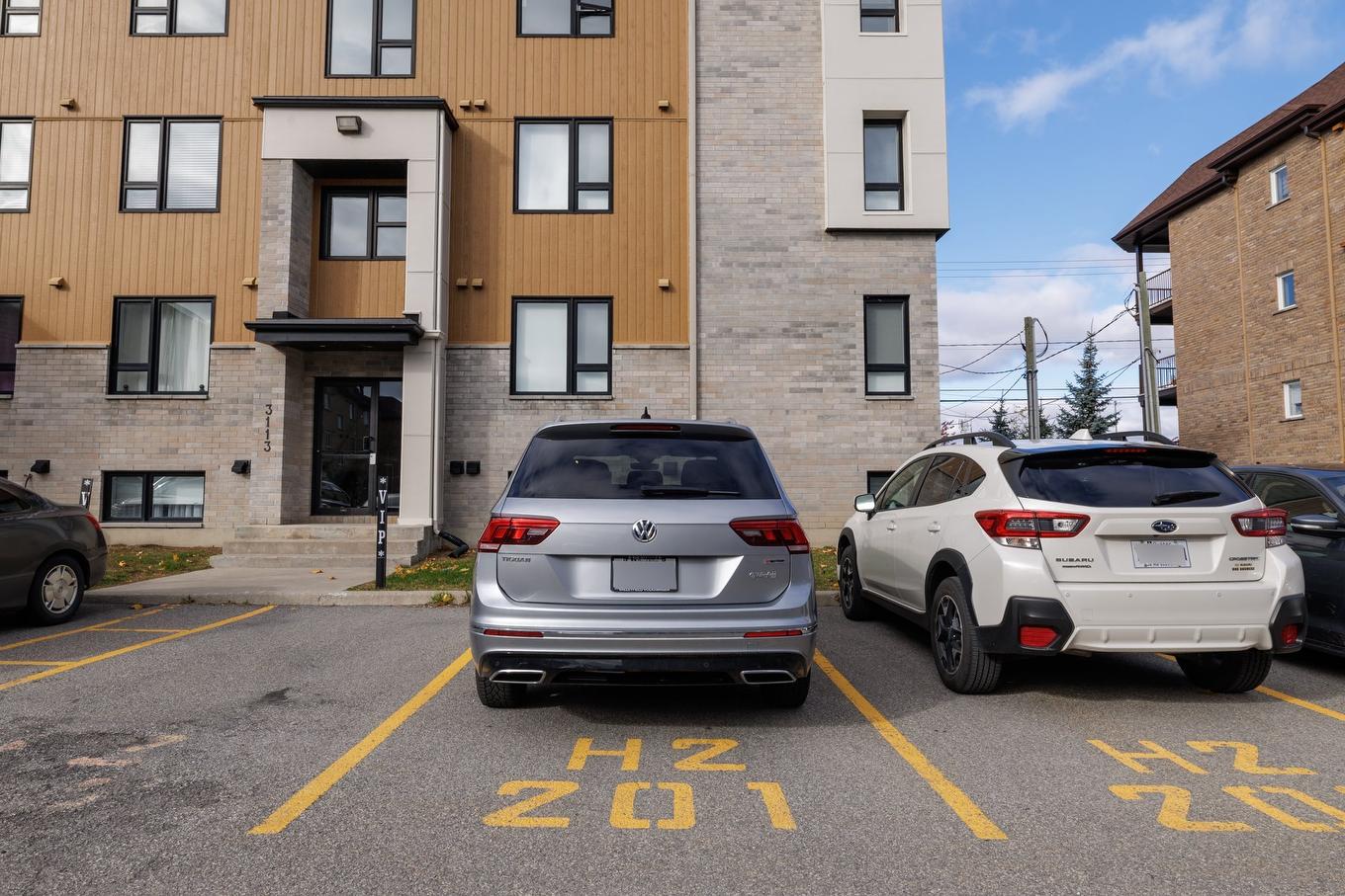 Stationnement - 201-3113 Boul. De La Gare, Vaudreuil-Dorion, QC - Outdoor