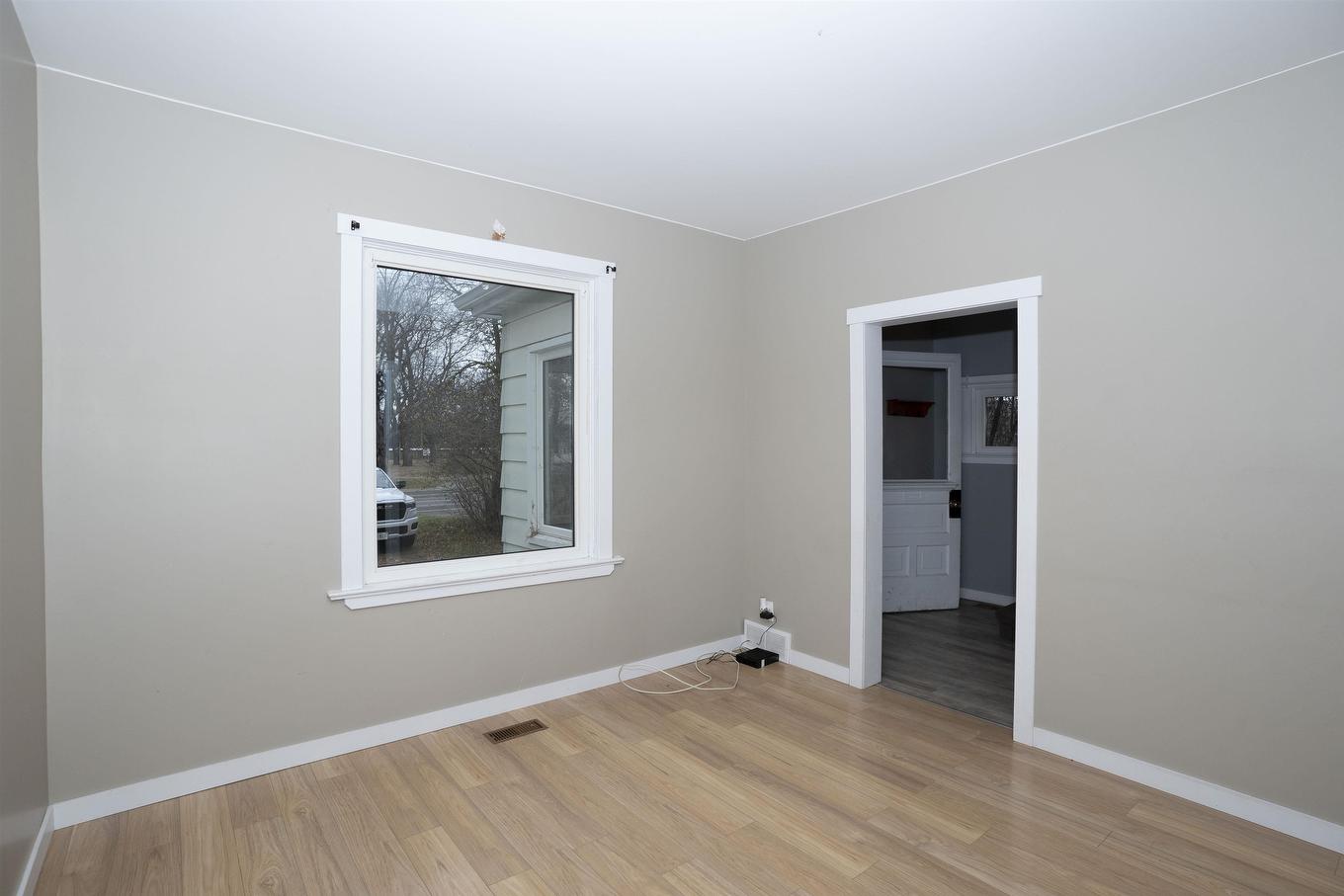 447 Vickers Street N, Thunder Bay, ON - Indoor Photo Showing Other Room