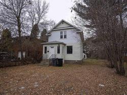 447 VICKERS Street N Thunder Bay, ON P7C 4B4