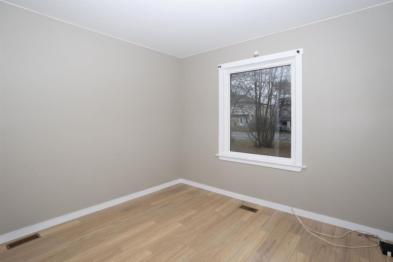 447 Vickers Street N, Thunder Bay, ON - Indoor Photo Showing Other Room