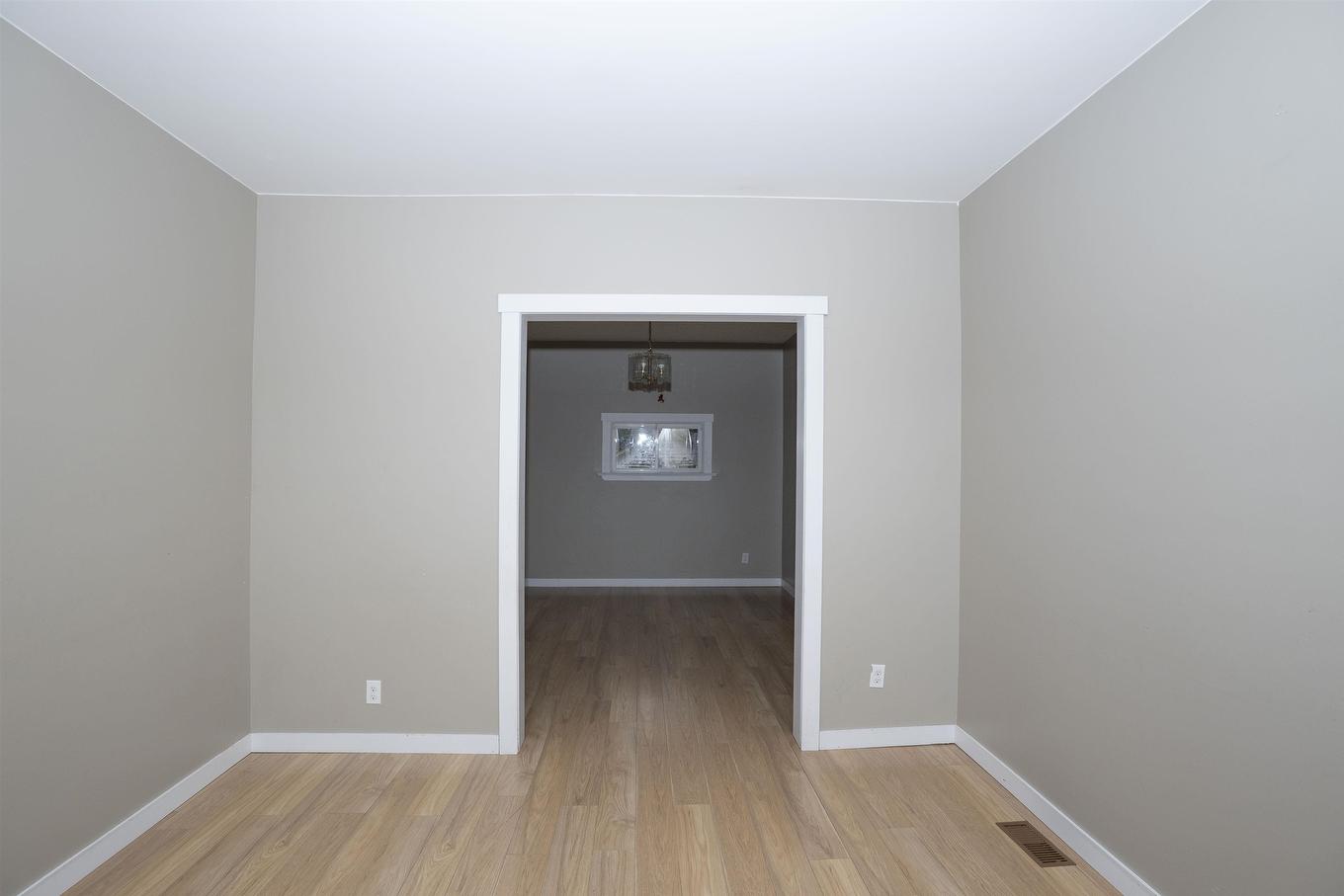 447 Vickers Street N, Thunder Bay, ON - Indoor Photo Showing Other Room