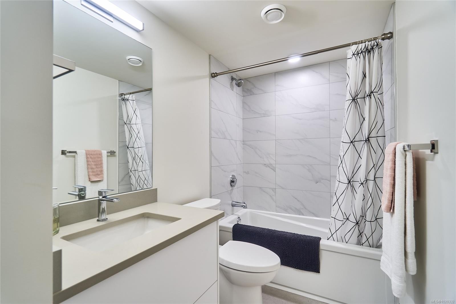 105-45 Haliburton St, Nanaimo, BC - Indoor Photo Showing Bathroom