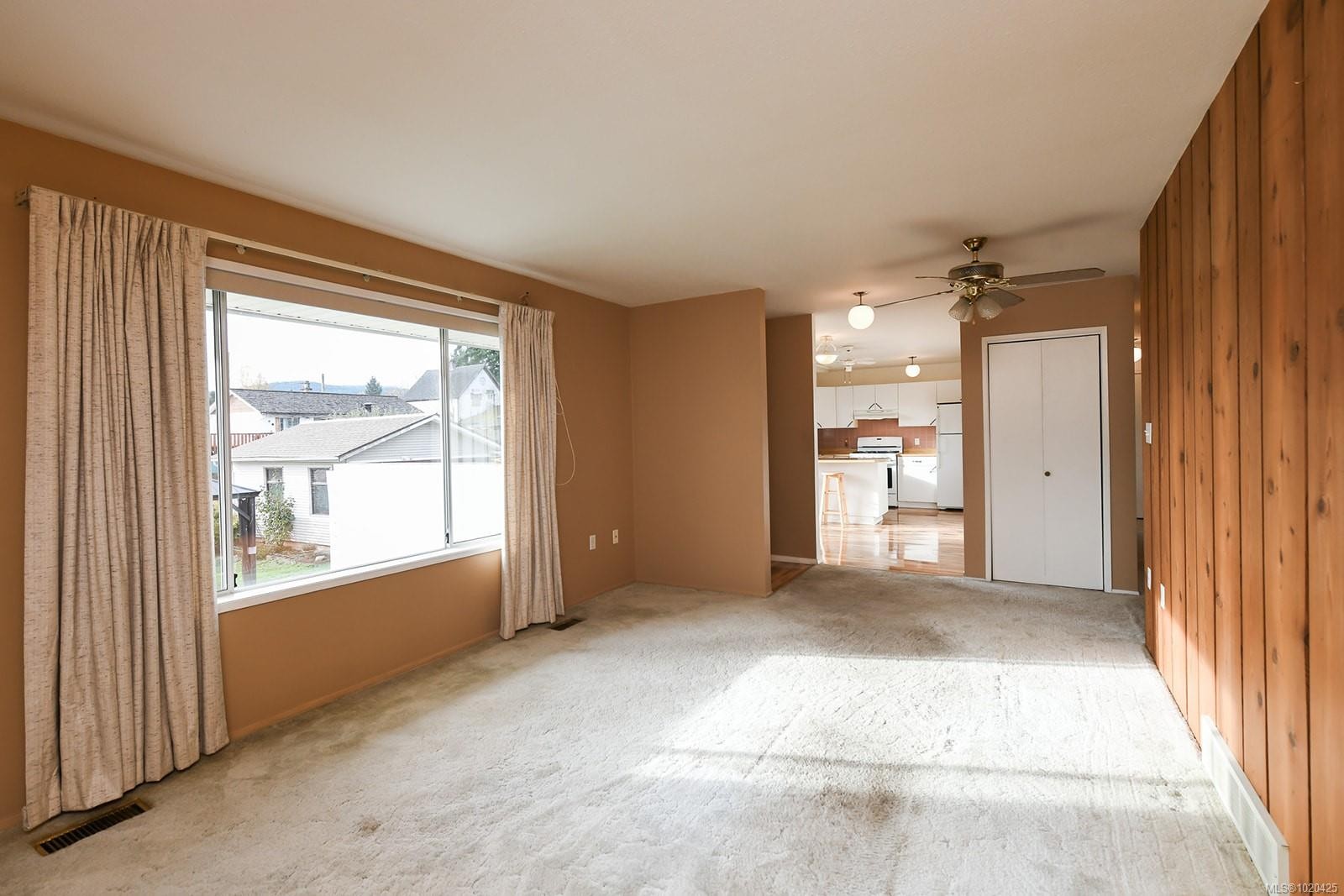 2771 Windermere Ave, Cumberland, BC