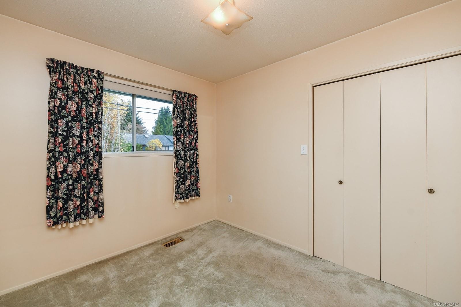 2771 Windermere Ave, Cumberland, BC