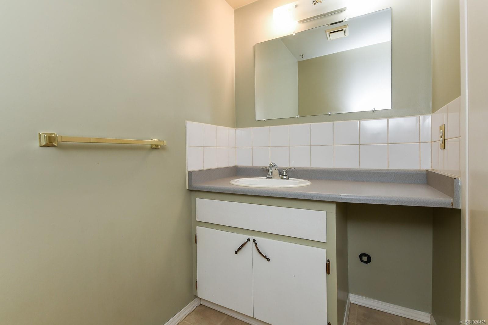 2771 Windermere Ave, Cumberland, BC