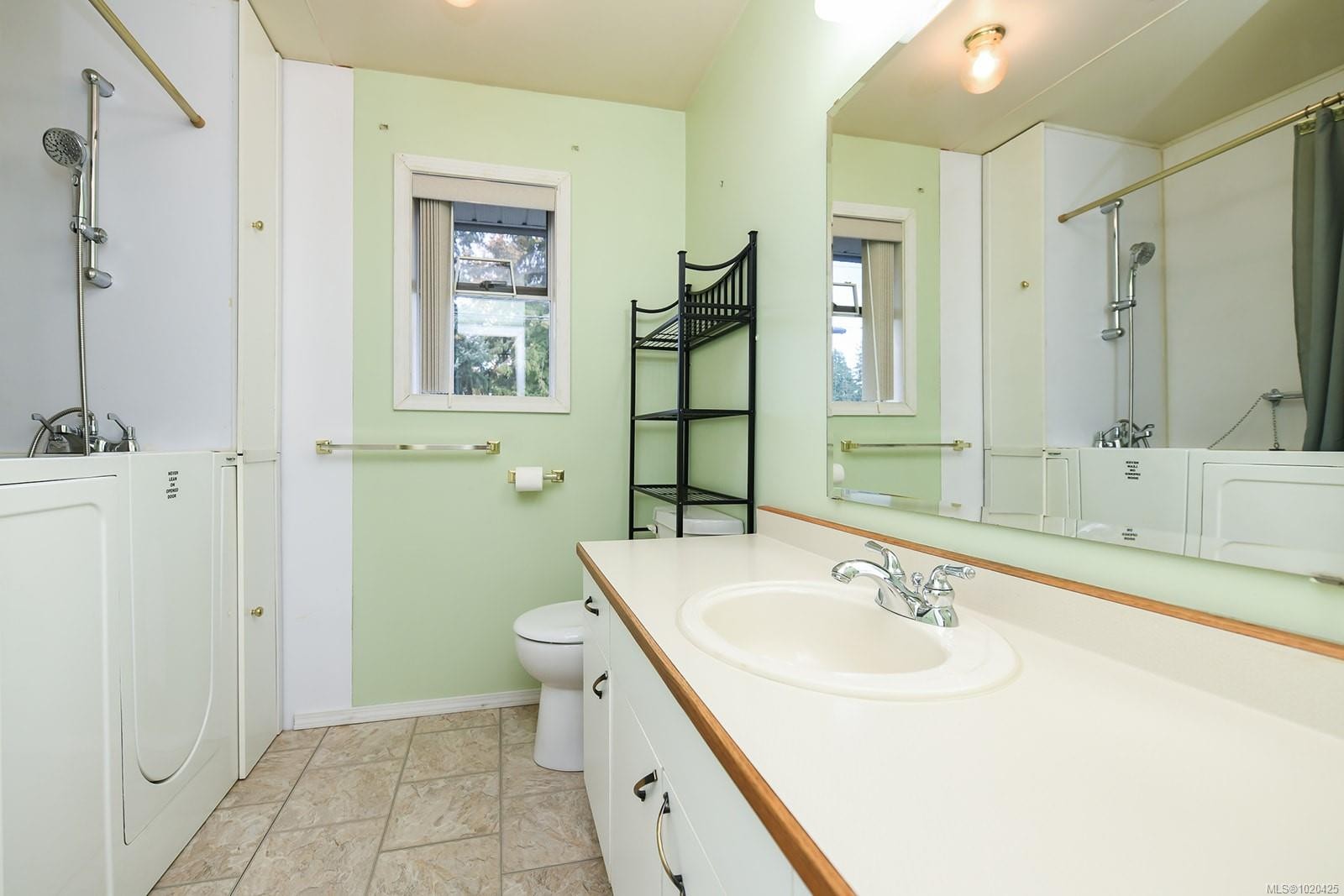 2771 Windermere Ave, Cumberland, BC