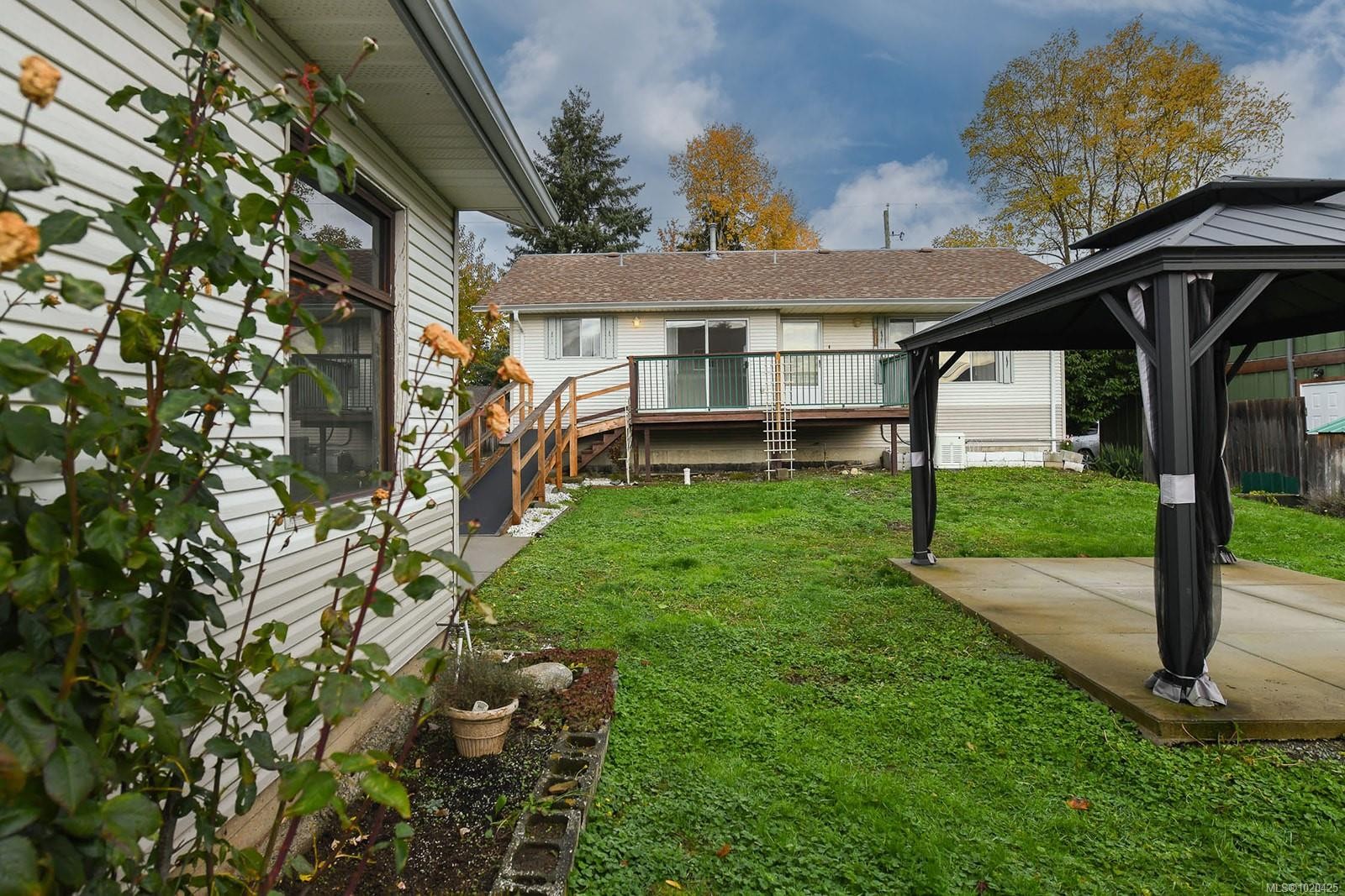 2771 Windermere Ave, Cumberland, BC