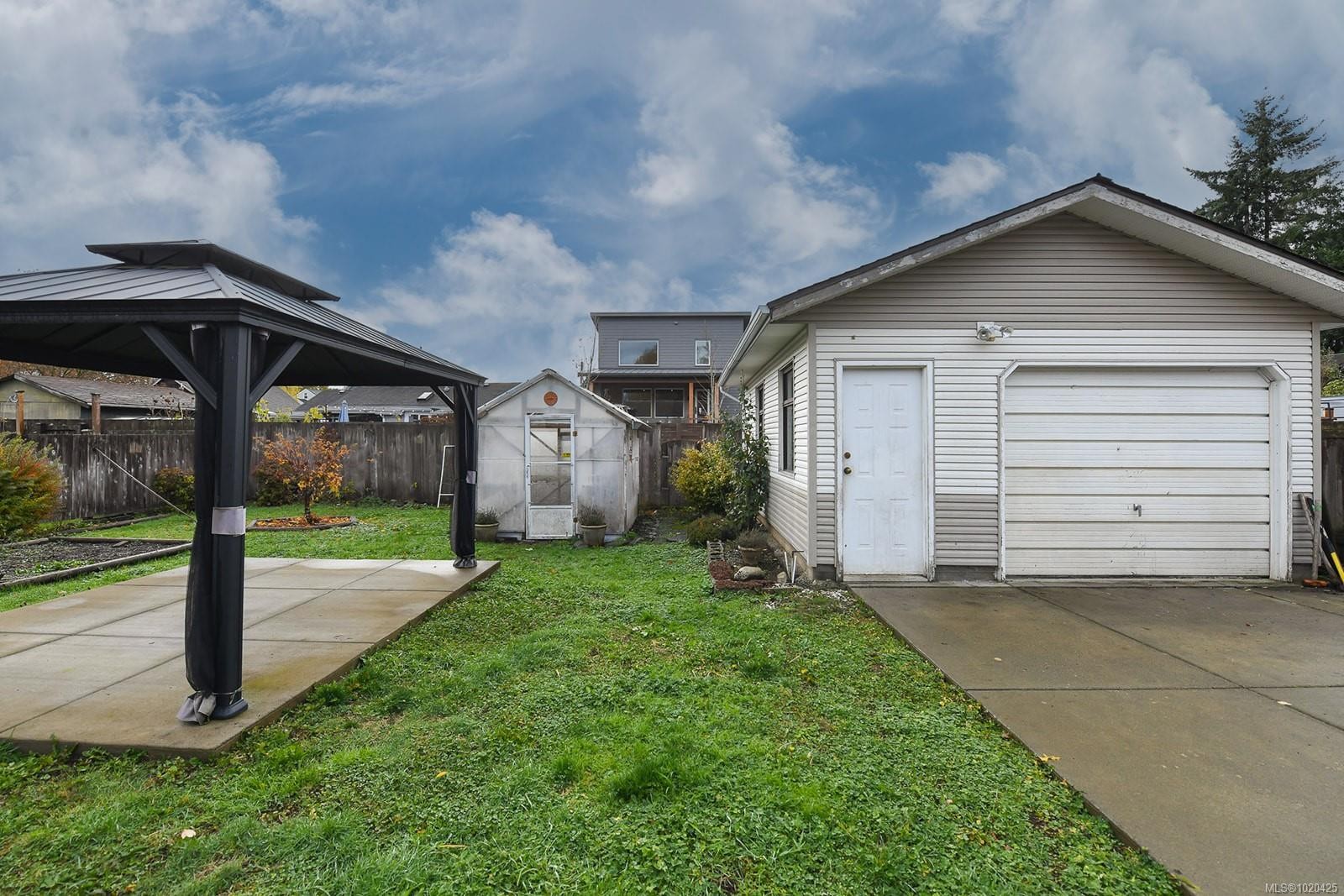 2771 Windermere Ave, Cumberland, BC