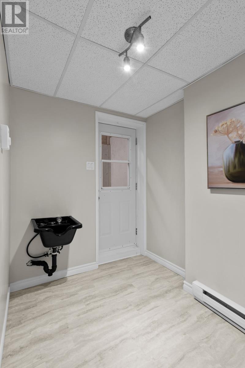 10 Sheppard Place, Paradise, NL - Indoor Photo Showing Other Room