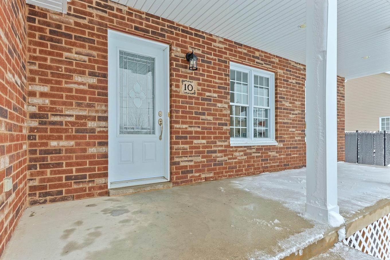 Façade - 10 Rue Des Saules, Sainte-Martine, QC - Outdoor With Exterior