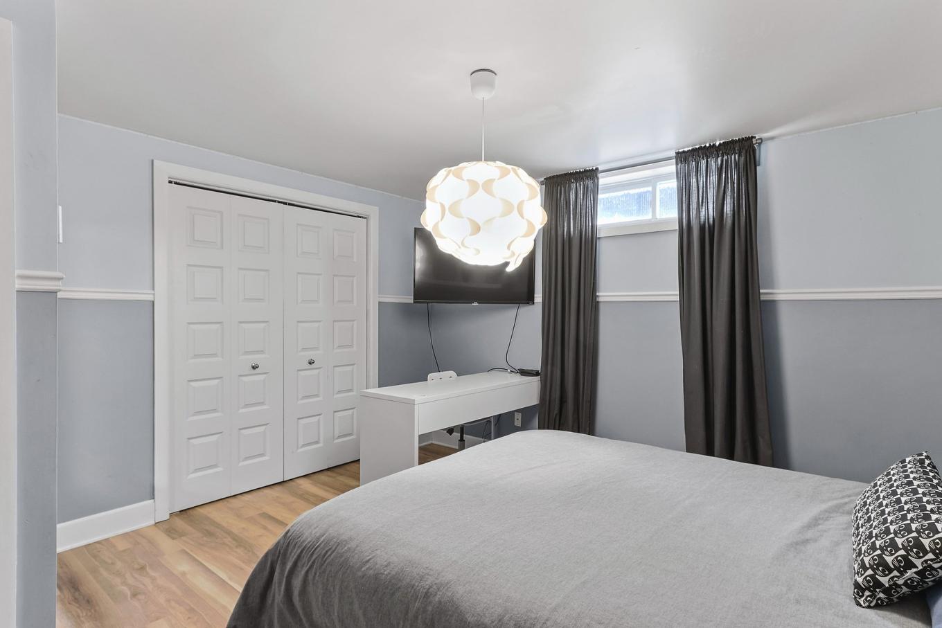 Chambre à coucher - 10 Rue Des Saules, Sainte-Martine, QC - Indoor Photo Showing Bedroom