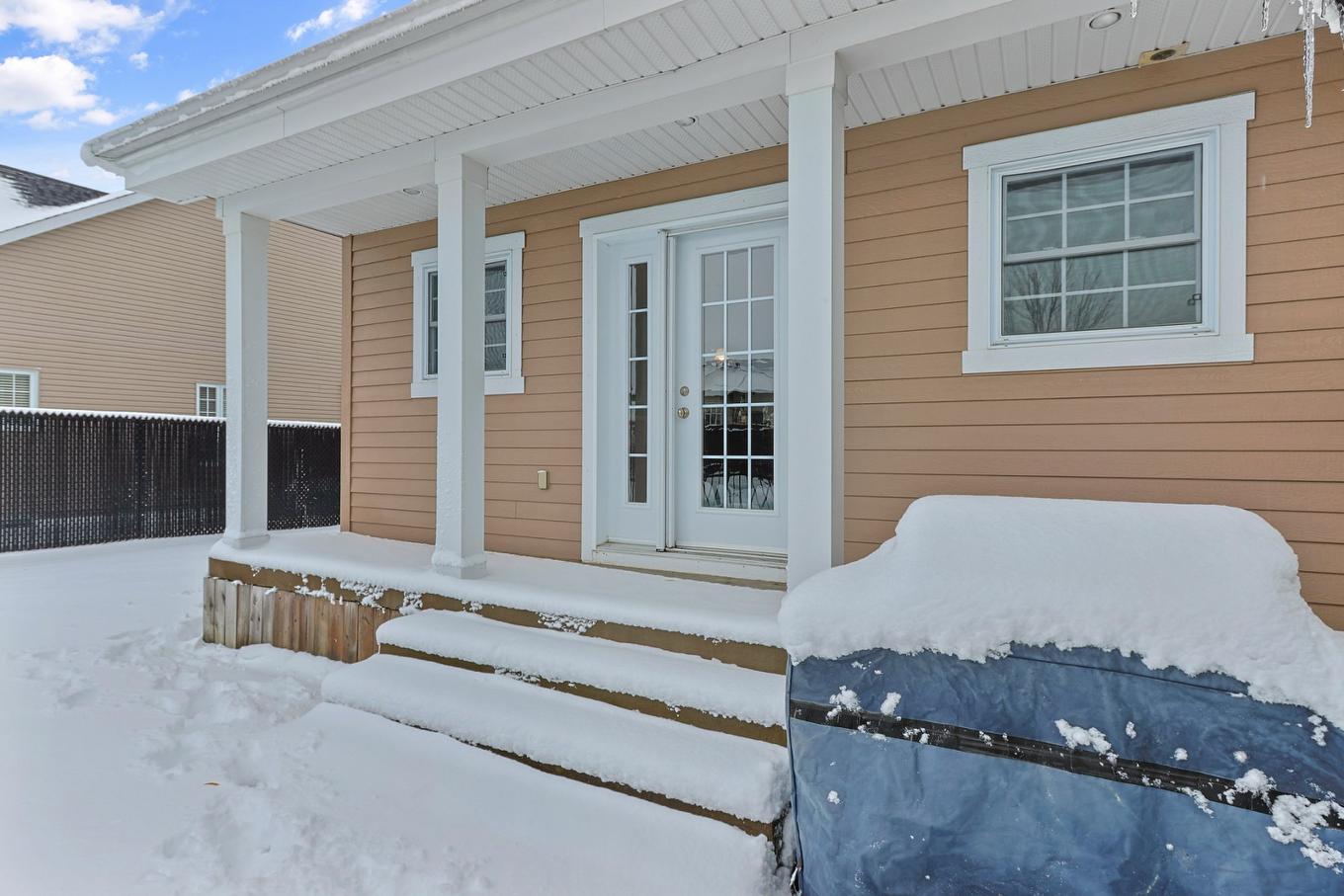 Face arrière - 10 Rue Des Saules, Sainte-Martine, QC - Outdoor