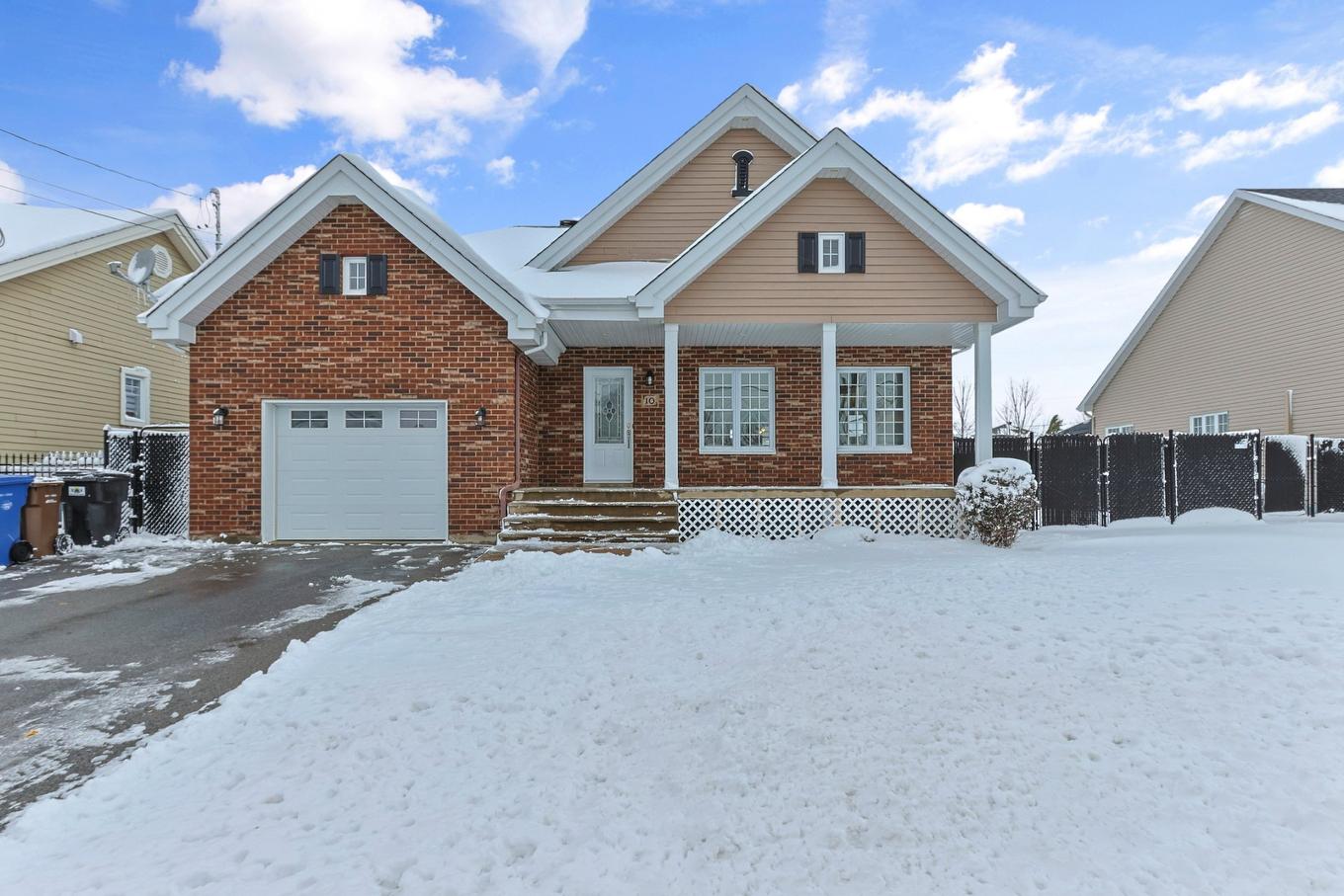 Façade - 10 Rue Des Saules, Sainte-Martine, QC - Outdoor