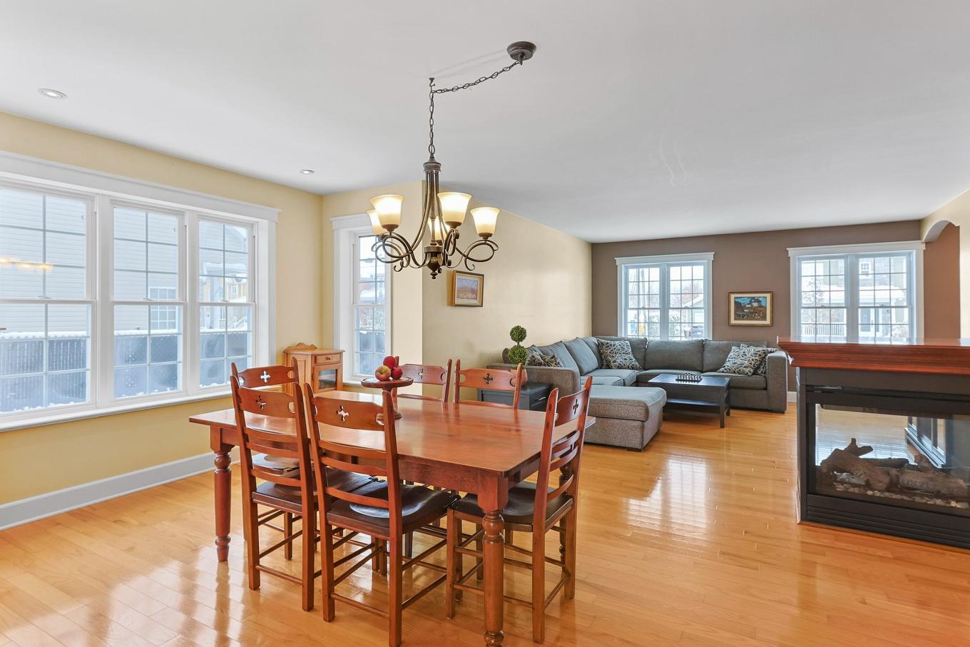 Salle à manger - 10 Rue Des Saules, Sainte-Martine, QC - Indoor Photo Showing Dining Room