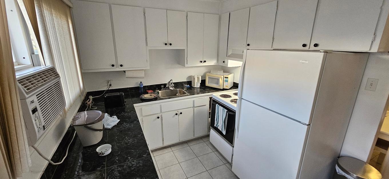 Cuisine - 2040 Rue Des Patriotes, Laval (Sainte-Rose), QC - Indoor Photo Showing Kitchen