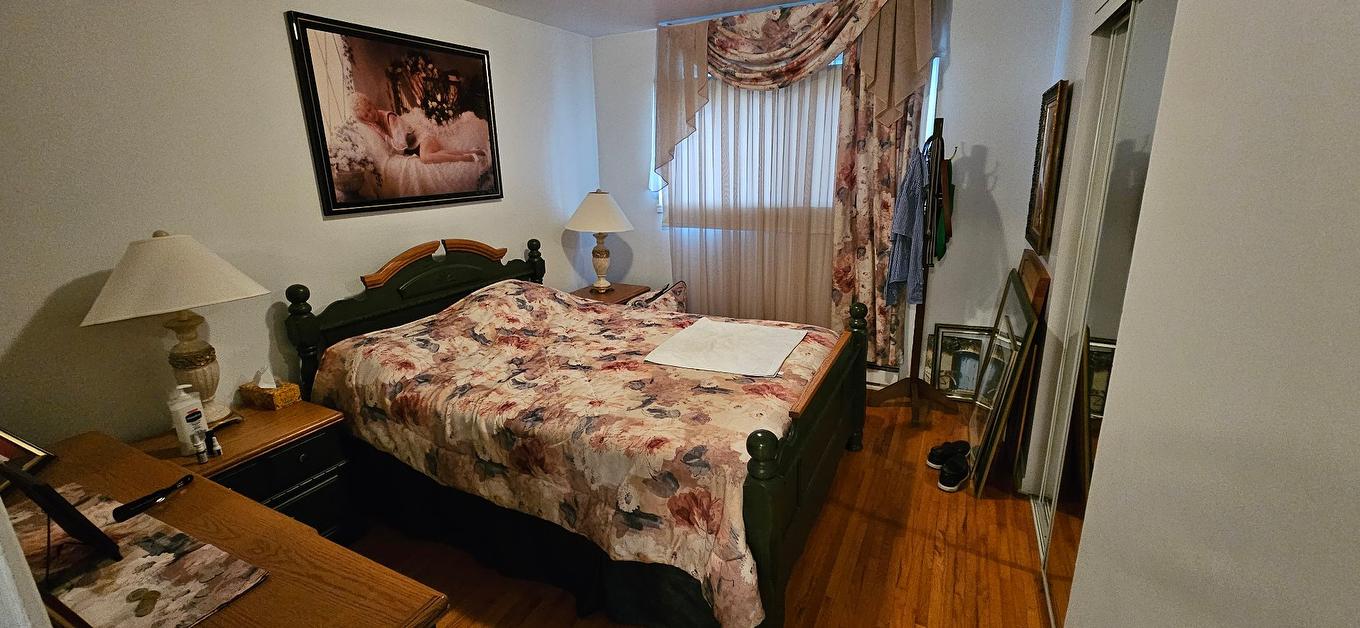 Chambre à coucher - 2040 Rue Des Patriotes, Laval (Sainte-Rose), QC - Indoor Photo Showing Bedroom