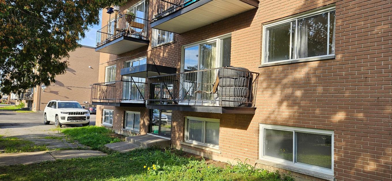 Façade - 2040 Rue Des Patriotes, Laval (Sainte-Rose), QC - Outdoor With Exterior