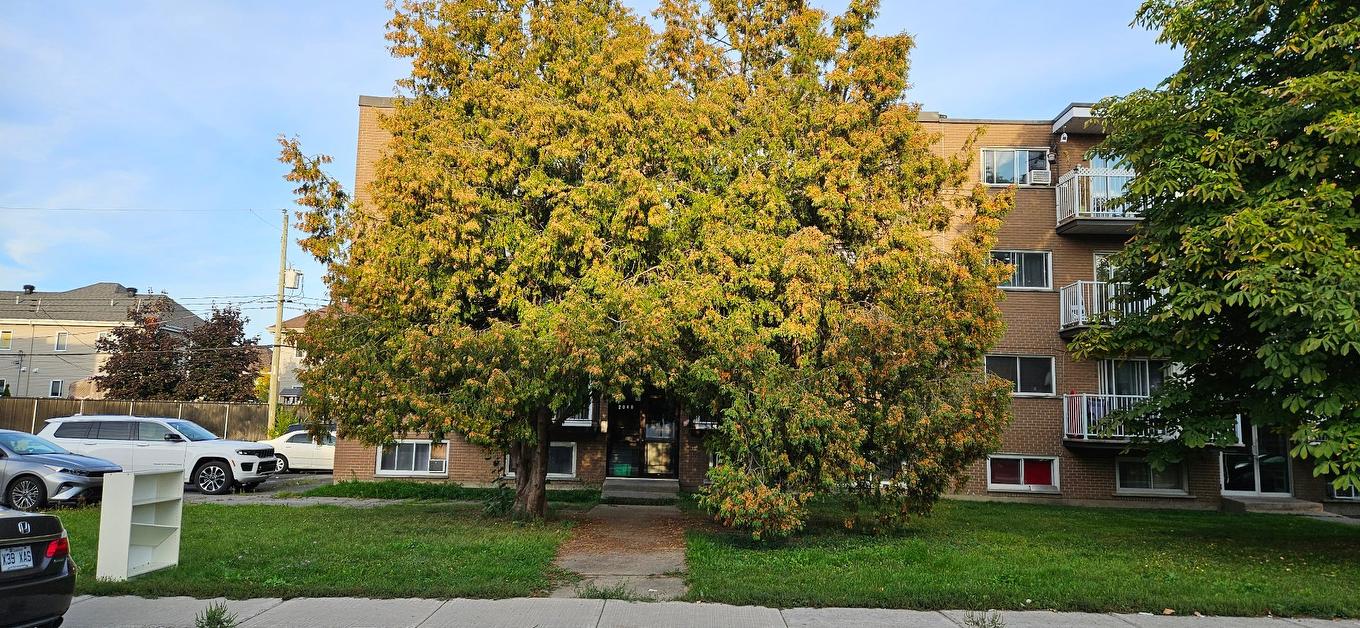 Façade - 2040 Rue Des Patriotes, Laval (Sainte-Rose), QC - Outdoor With Facade