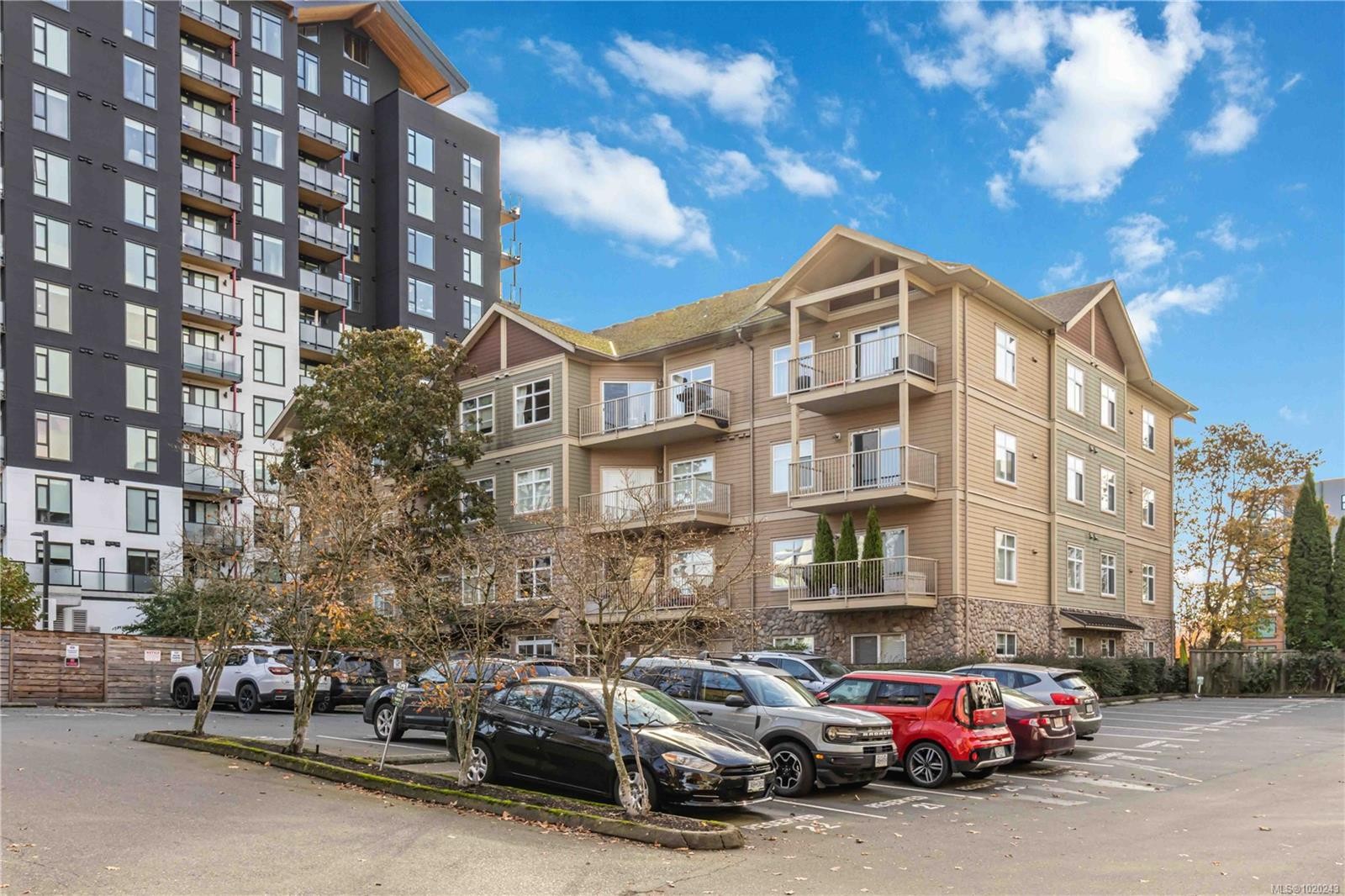 201-821 Goldstream Ave, Langford, BC - Outdoor With Facade