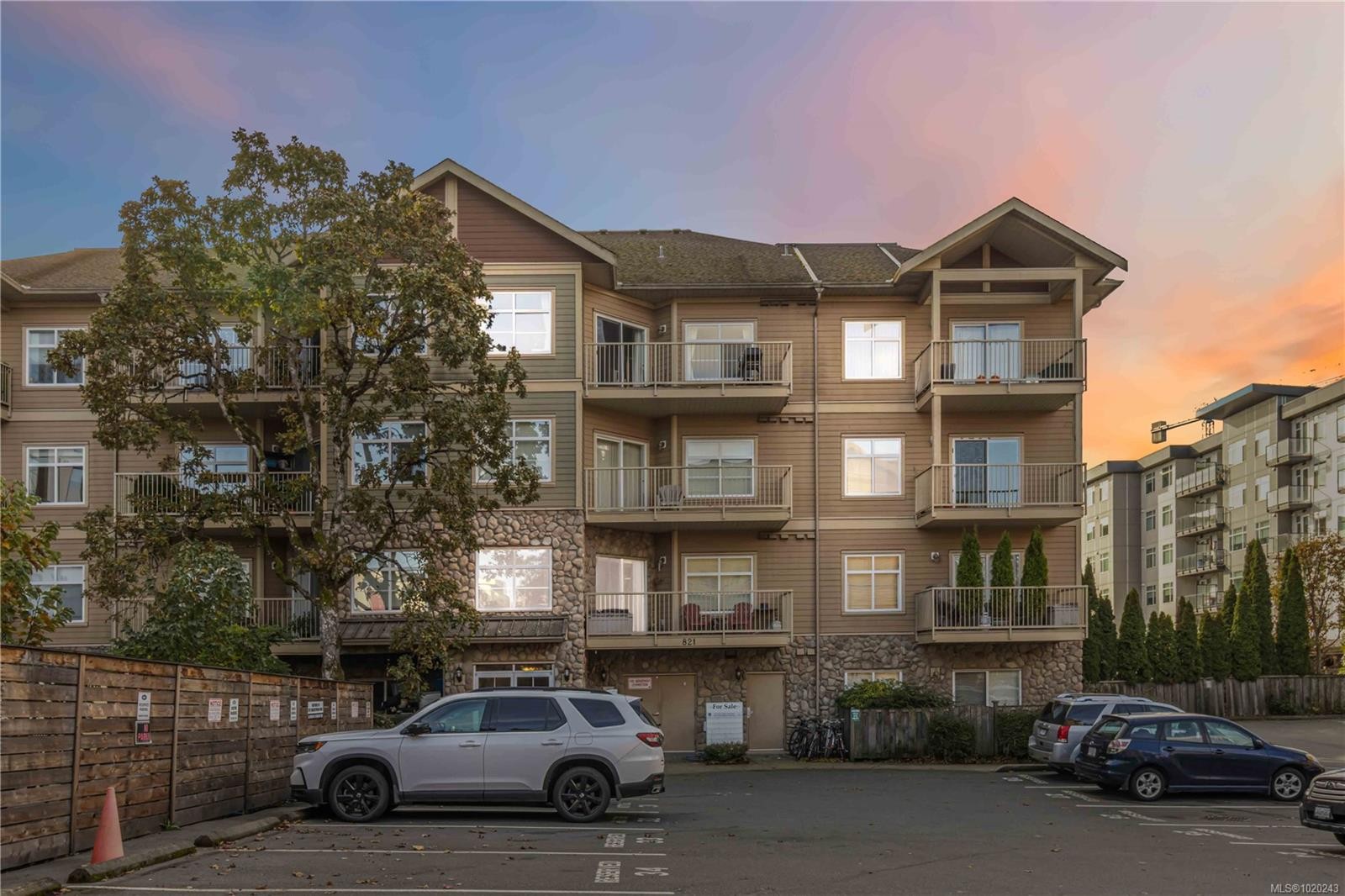 201-821 Goldstream Ave, Langford, BC - Outdoor With Facade