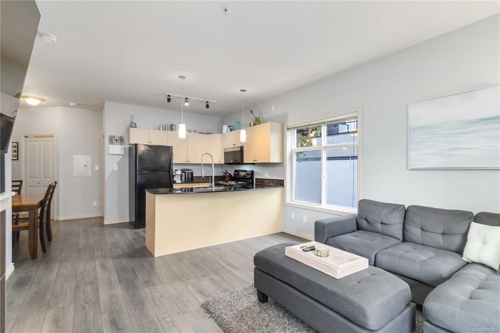 201-821 Goldstream Ave, Langford, BC - Indoor